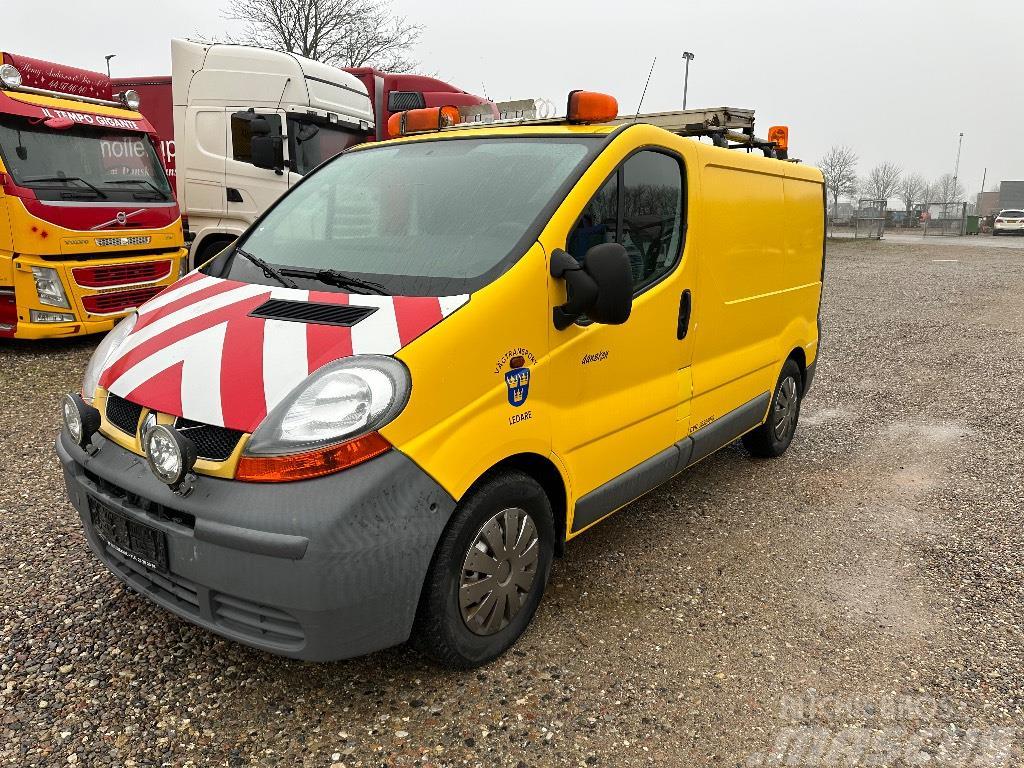 Renault Trafic følgebil / followon van Varevogne