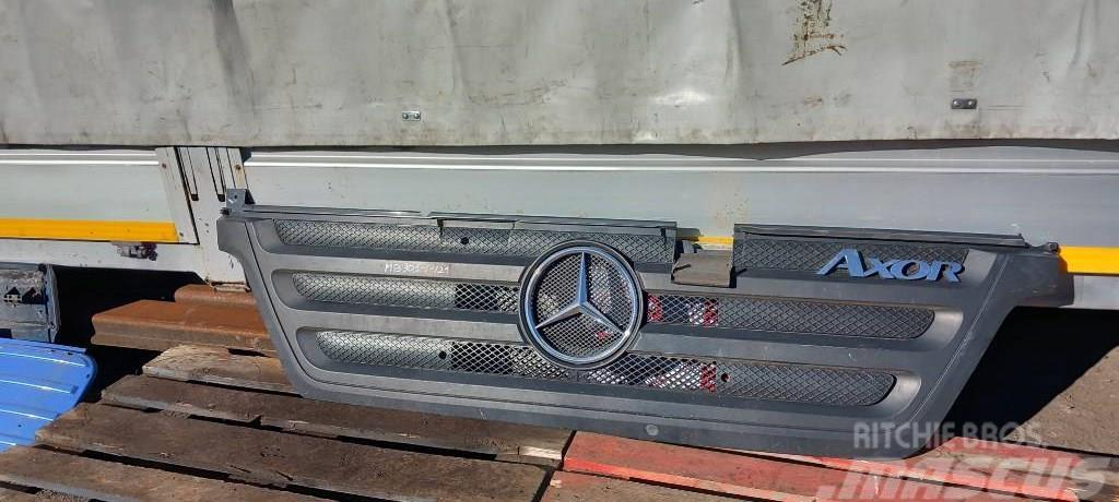 Mercedes-Benz Axor 1824 9448800085 GRILL Kabiner og interiør