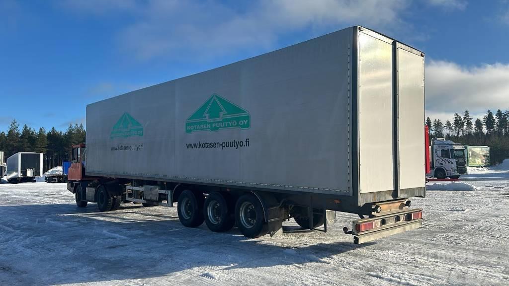 SDC Puoliperävaunu Semi-trailer med Gardinsider
