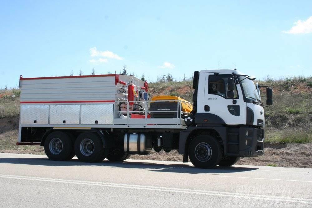  Ital Machinery ASPHALT MAINTENANCE VEHICLE OF 8–10 Termiske asfalt containere