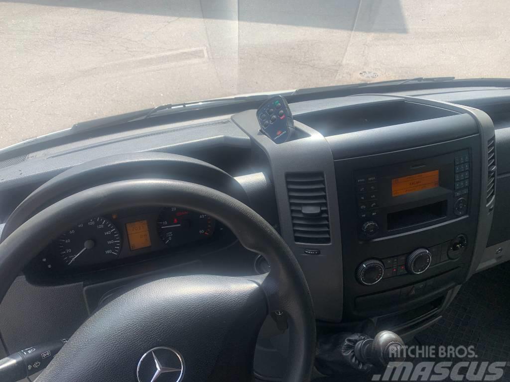 Mercedes-Benz Sprinter 313 CDI Pakettiauto umpikori + TL Nostin Varebiler