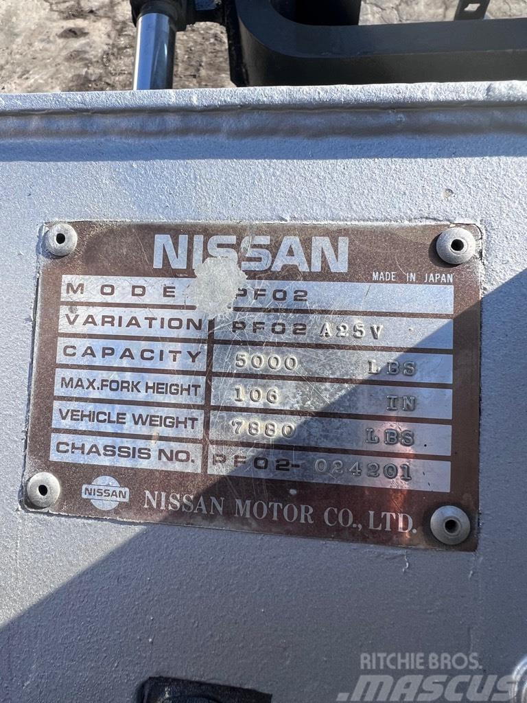 Nissan PF02A25V Terrængående gaffeltruck
