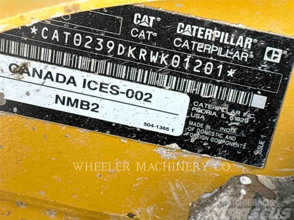 CAT 239D3 C3H2 Minilæsser - skridstyret