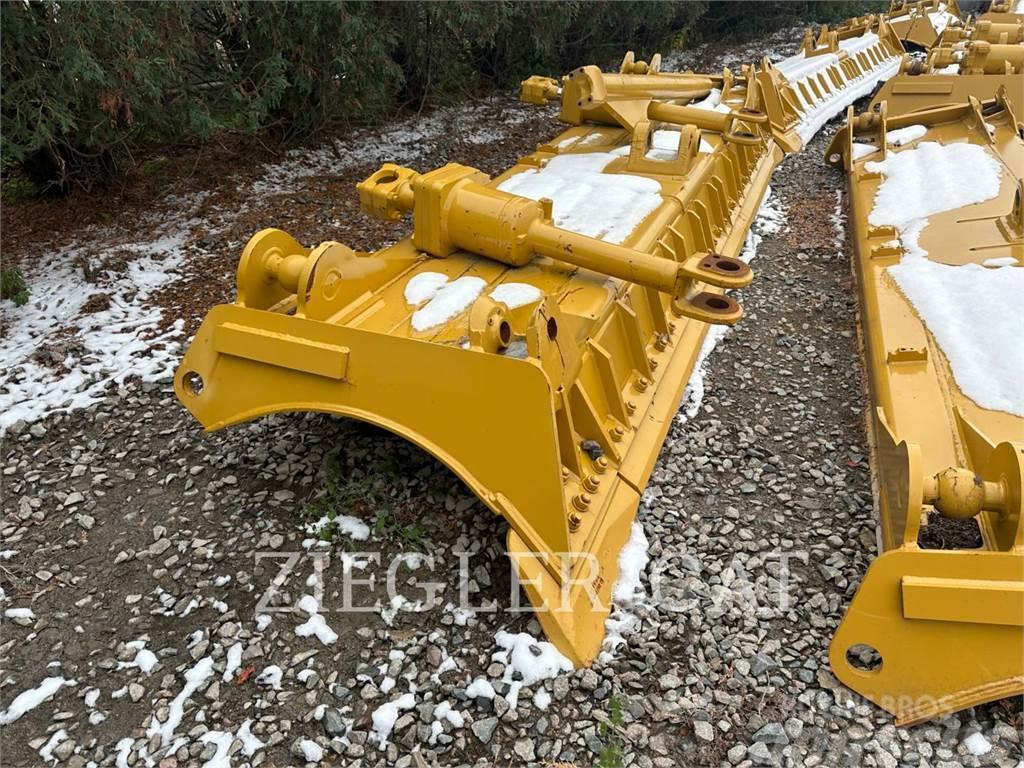 CAT D8T TRACK TYPE TRACTOR ANGLE BLADE Klinger