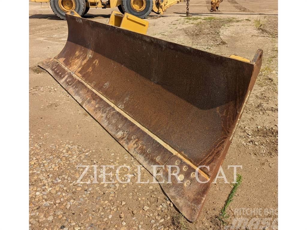 CAT D8T TRACK TYPE TRACTOR ANGLE BLADE Klinger