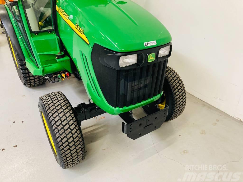 John Deere 3320 Kompakte traktorer