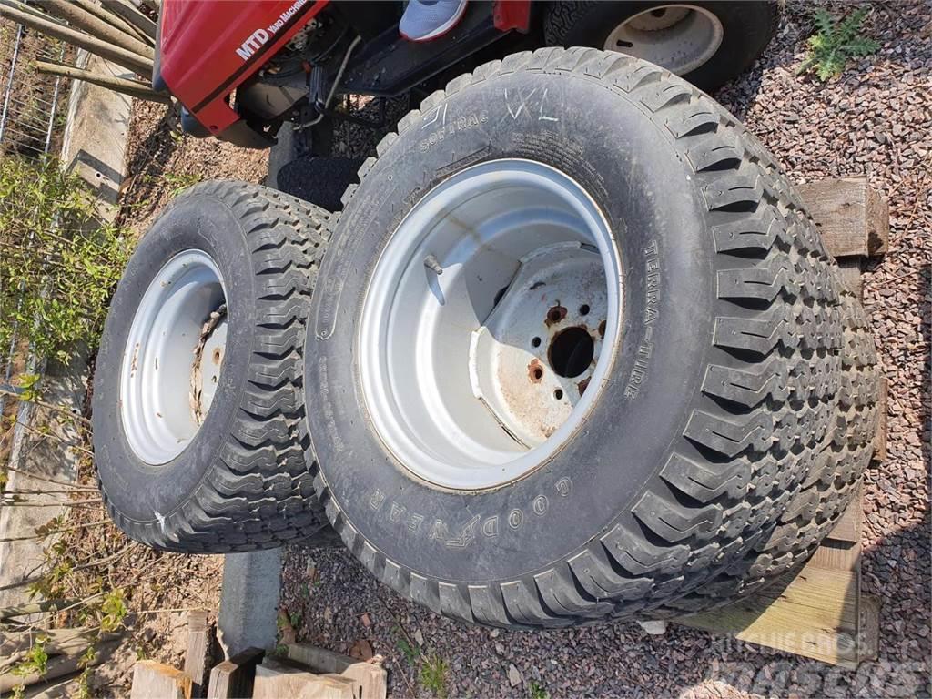 Goodyear 29x12.50-15 x4 Hjul, Dæk og Fælge