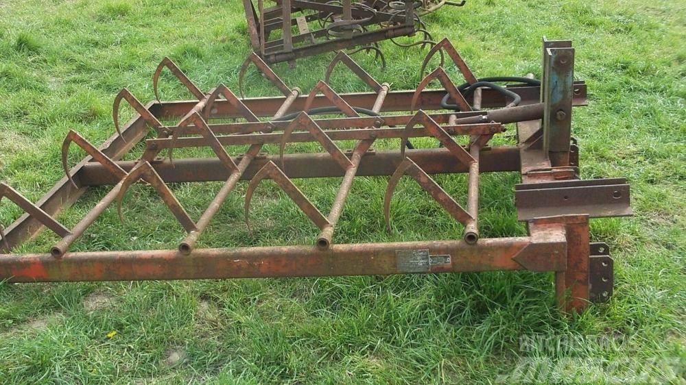 Browns Flat 8 grab £280 Traktorer