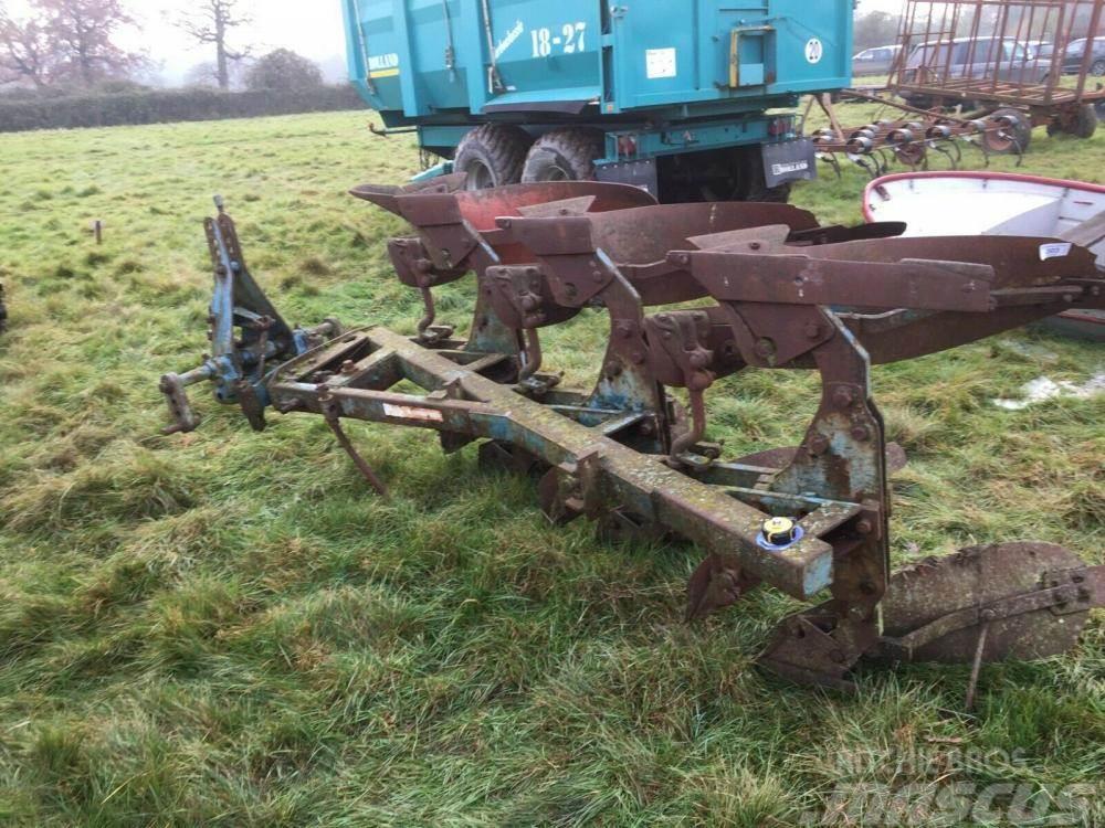 Ransomes 3 Furrow reversible plough £450 plus vat £540 Almindelige plove