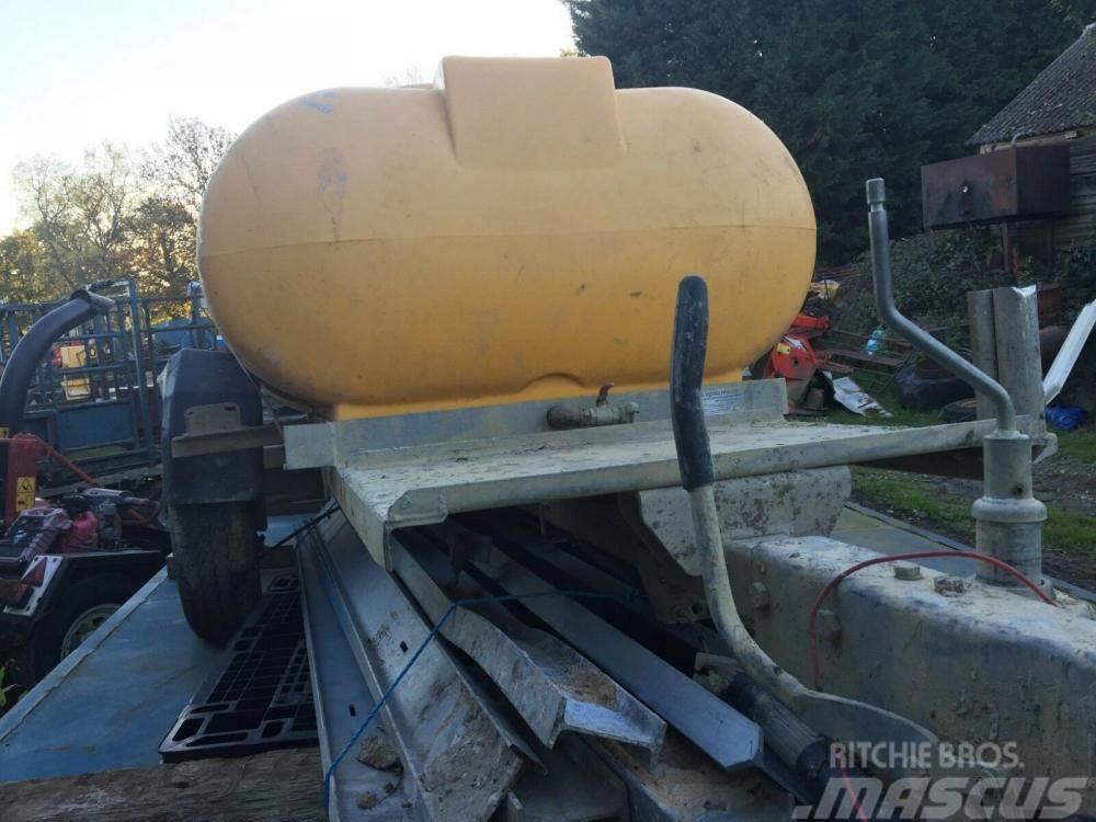  water bowser £400 plus vat £480 Tankanhængere