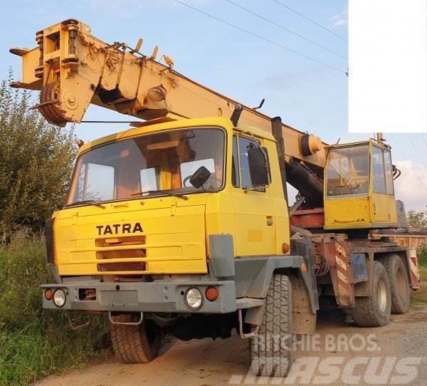 Tatra 815 +AD20 T Lastbil med kran
