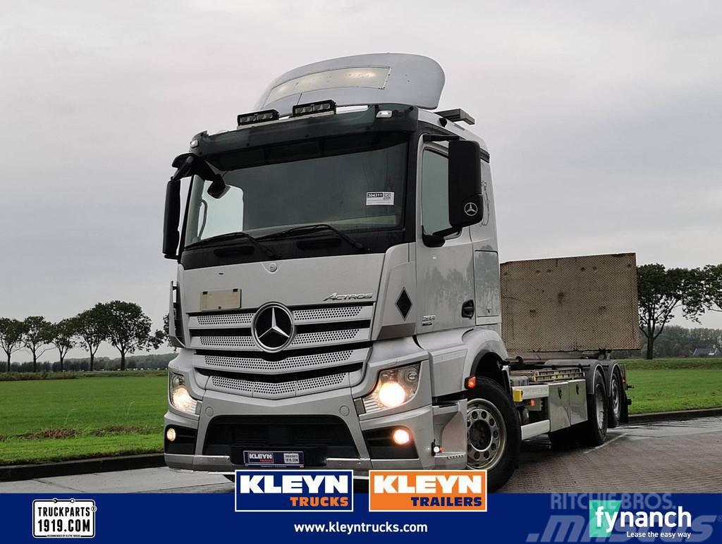 Mercedes-Benz ACTROS 2551 6x2 lift wb 490 cm Chassis