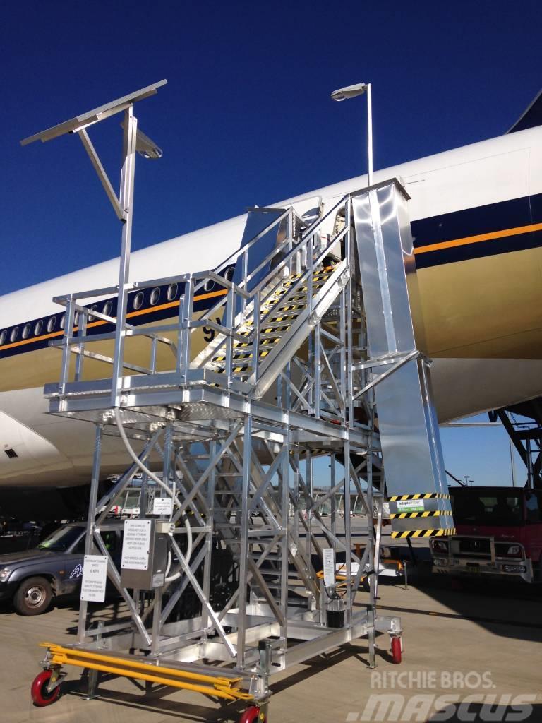  QUICK ALLY B777 Rear Service Stairs Andre lifte og platforme