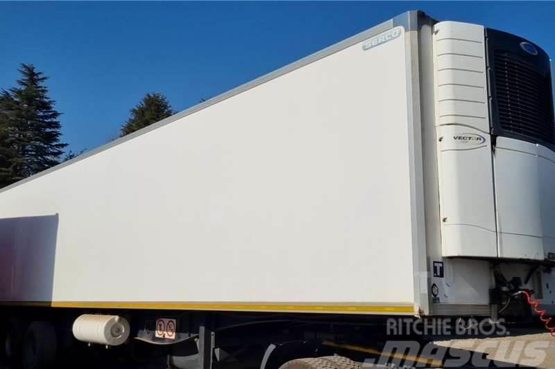 Henred 30 Pallet Tri-Axle Refrigerated Trailer with Unit Andre anhængere