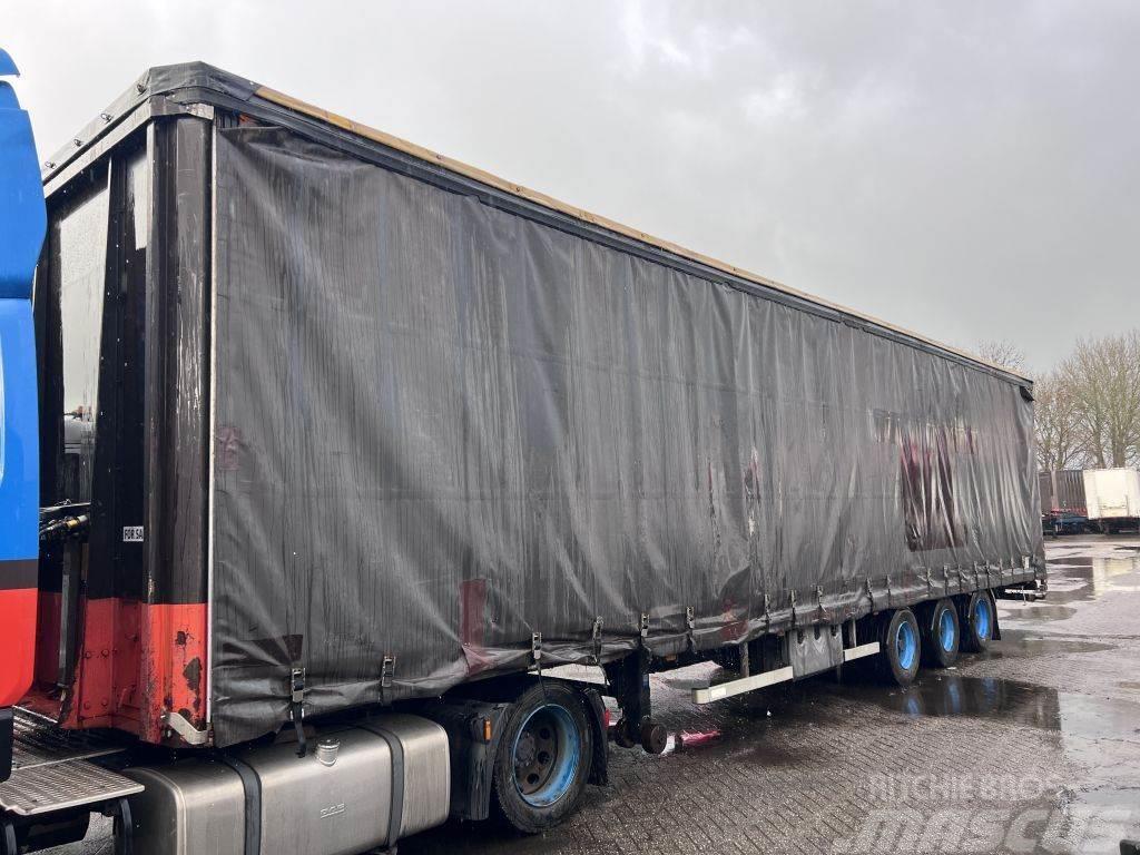 LAG 3 AXLE MEGA 1360x249x304 Semi-trailer med Gardinsider