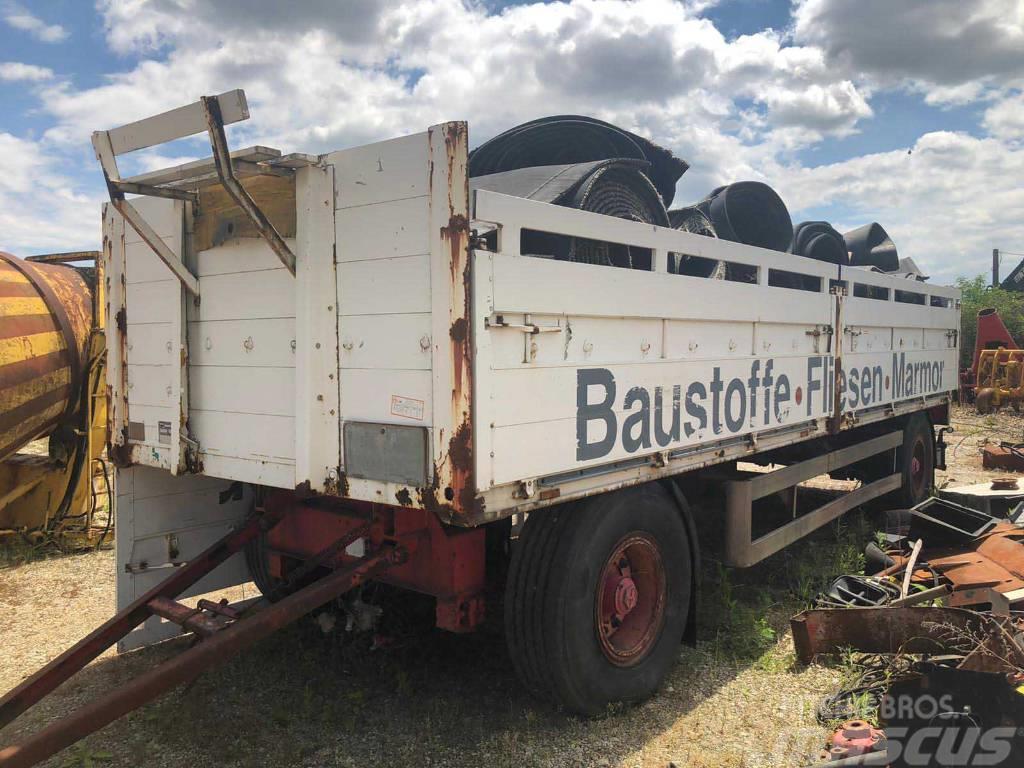 Kässbohrer V14L Semi-trailer med fast kasse