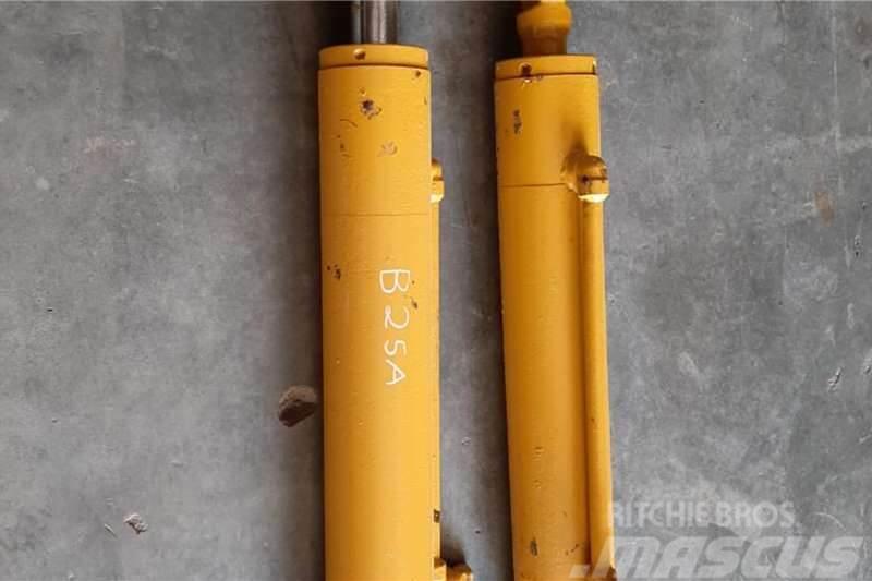 Bell B25A Hydraulic Steering Cylinder Andre lastbiler