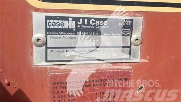 Case IH 8580 Pressere til firkantede baller