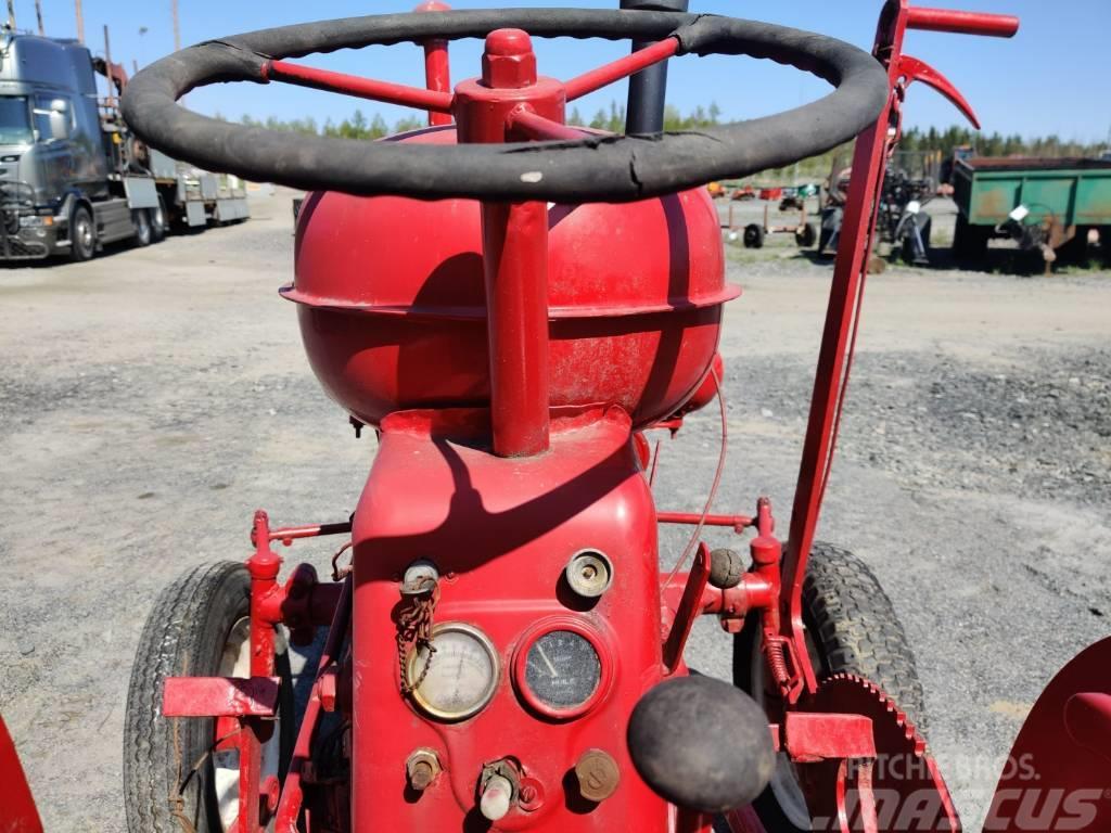 Massey Ferguson Harris traktori Traktorer