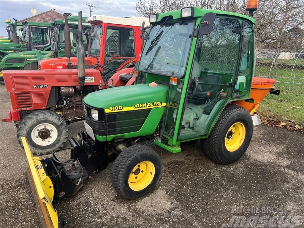 John Deere 4100 Allrad Kompakte traktorer