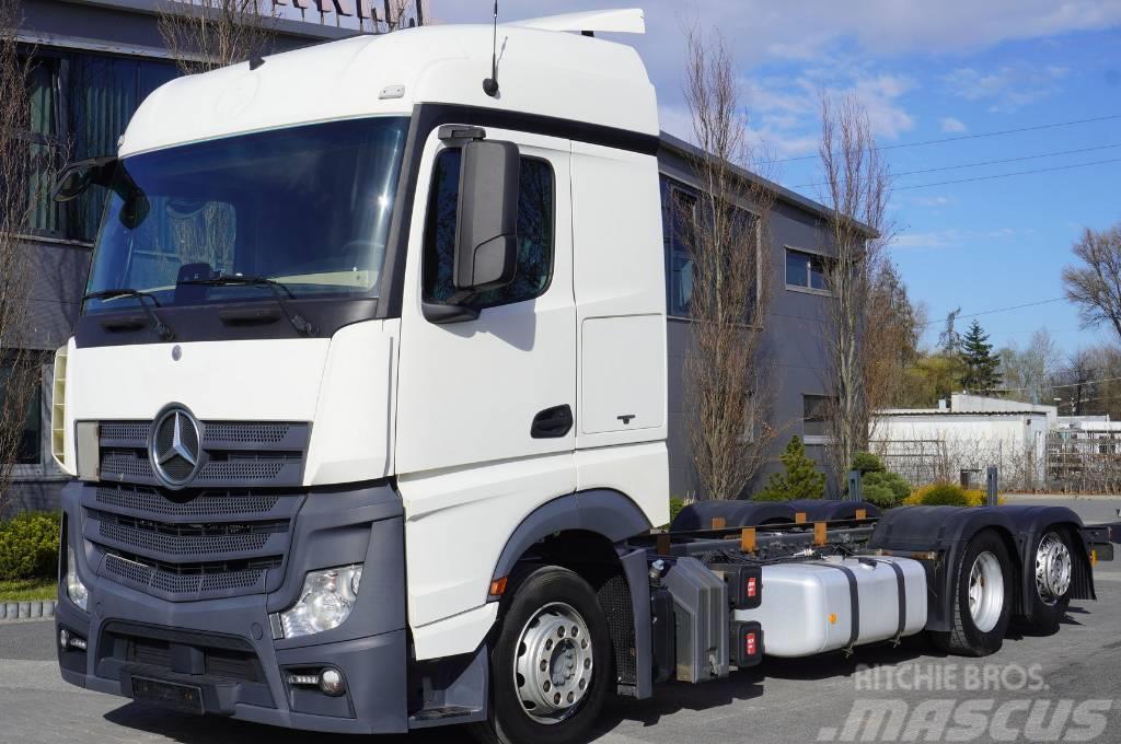 Mercedes-Benz Actros 2542 Low Deck 6×2 E6 / Chassis / third stee Chassis