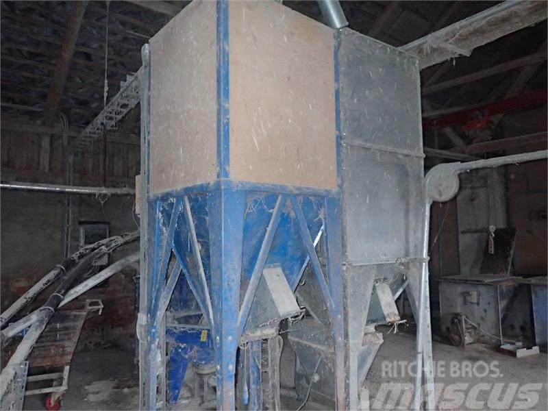  - - -  Færdigvarer siloer fra 1-2 ton Udstyr til aflæsning i silo