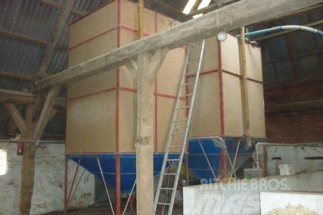  Flex 7 ton indendørssilo 2 stk.  Begge med indblæs Udstyr til aflæsning i silo