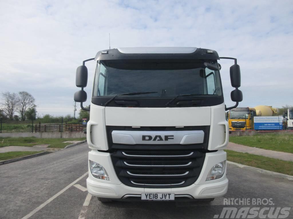 DAF CF450 Flatbed lastbiler med spil