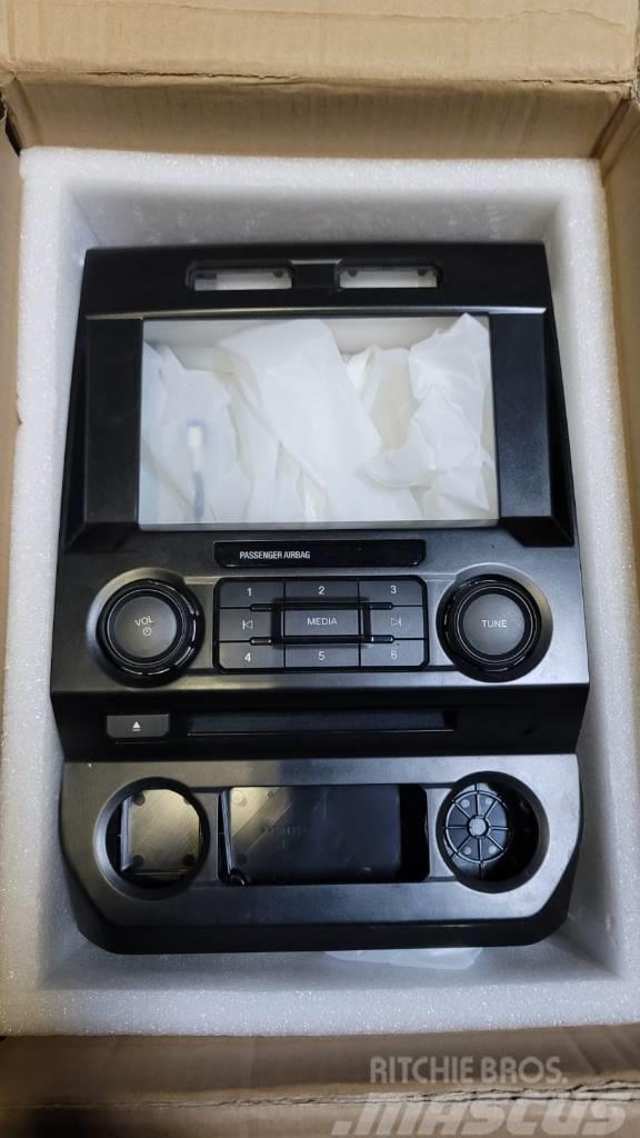 Ford F-150 Radio and LCD Screen Bremser