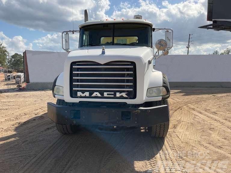 Mack CTP 713 B Andre lastbiler