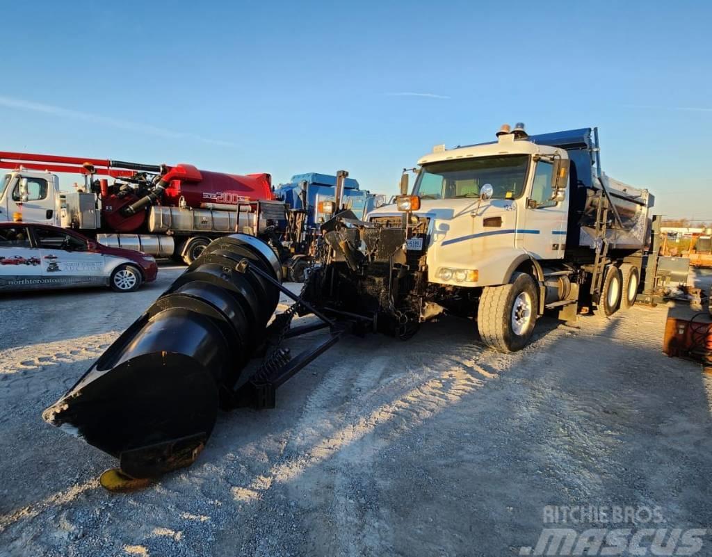 Volvo VHD Snow Plow Truck Sneskovle og -plove