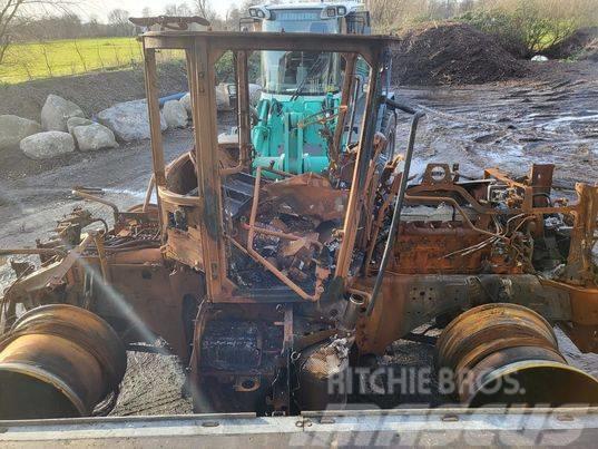JCB Fastrac 4220     differntial Chassis og suspension