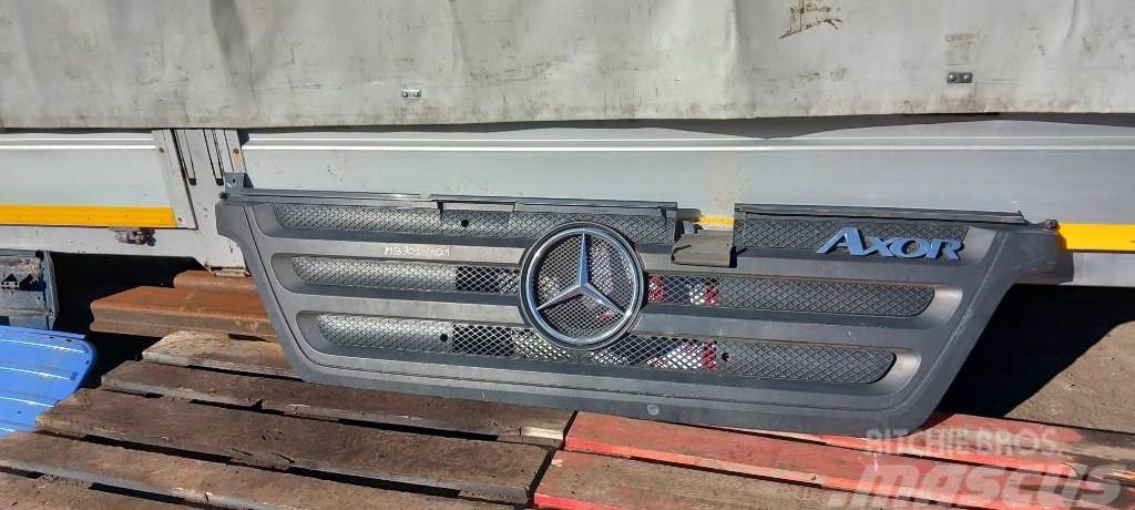 Mercedes-Benz Axor 1824 9448800085 GRILL Kabiner og interiør