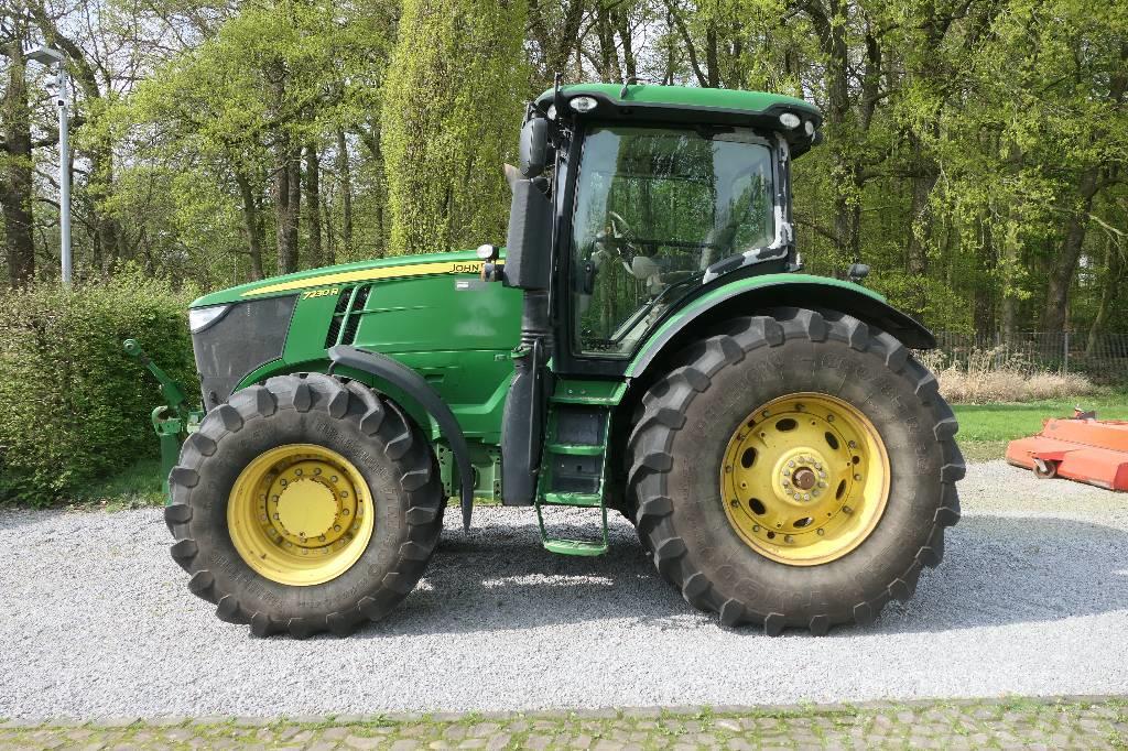 John Deere 7230 R Traktorer