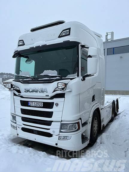 Scania R580 6X4 Hydraulikk, brøytefeste/uttak for spreder Trækkere