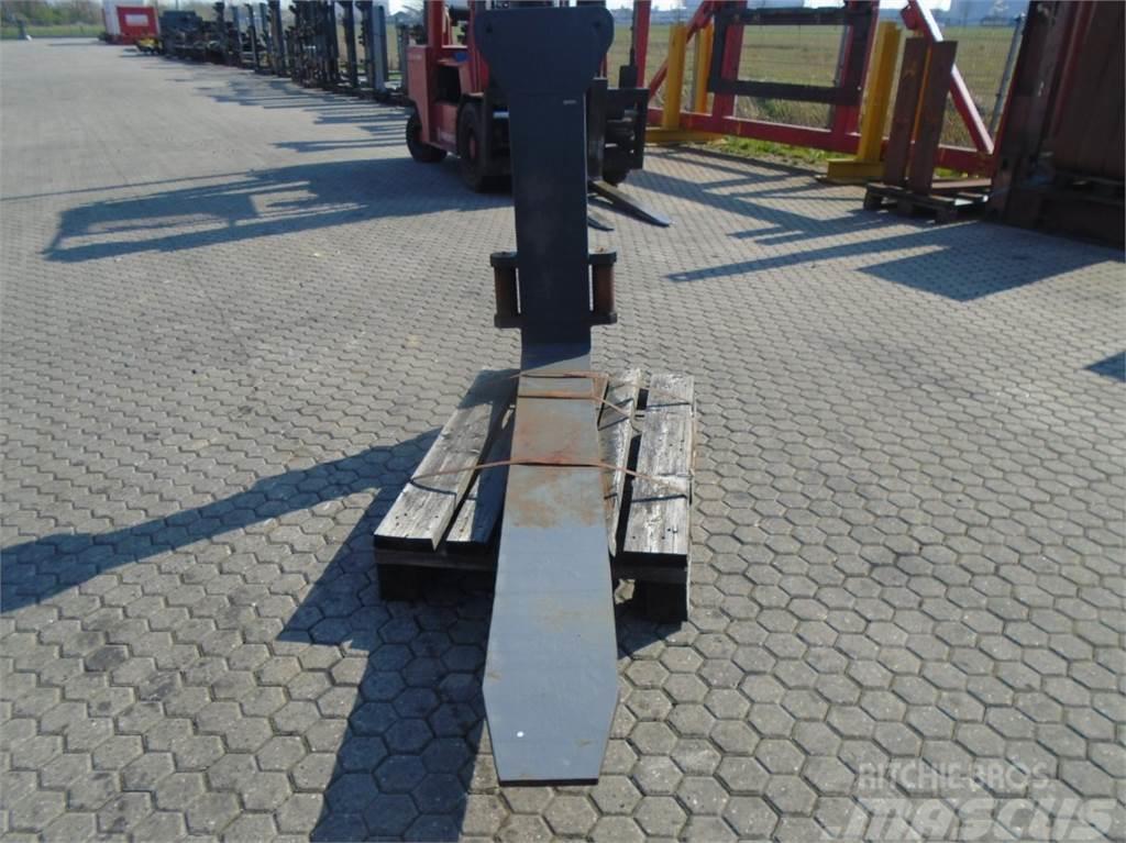  FORK Fitted with Rolls14000kg@1200mm // 2000x250x8 Klemmer