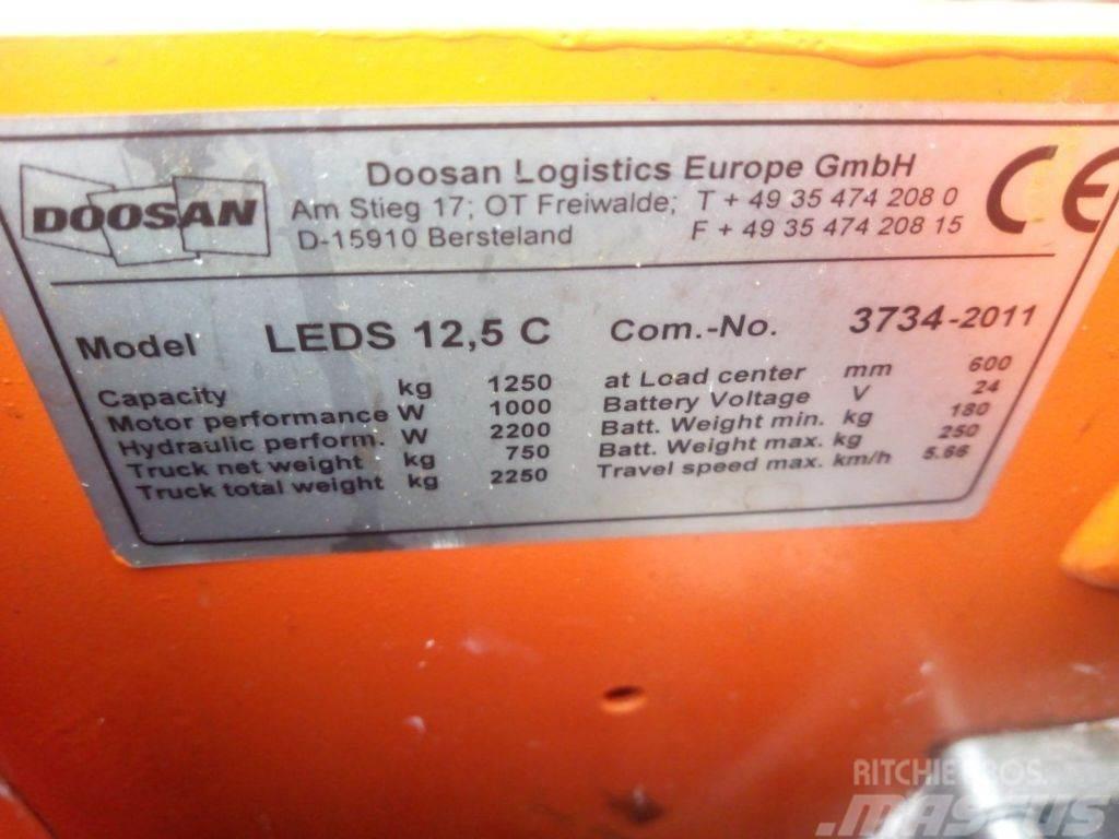 Doosan LEDS 12,5C Gaffelstabler med gående fører
