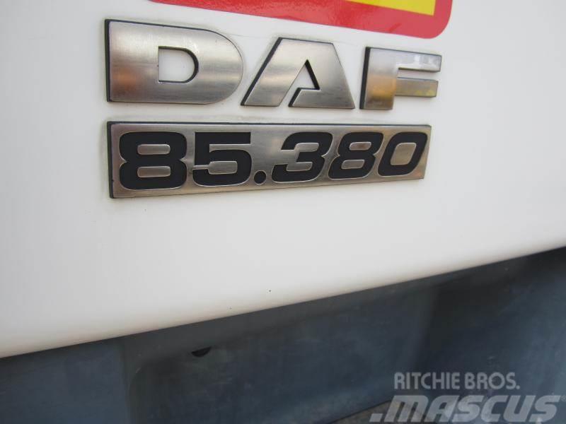 DAF CF85 380 Lastbil med kran