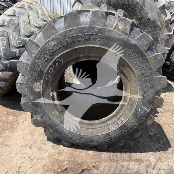 Solideal 20.5x25 Dæk, hjul og fælge