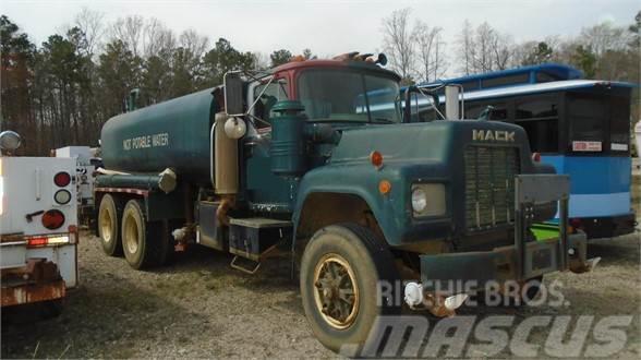 Mack RD685S Tankvogne - vand