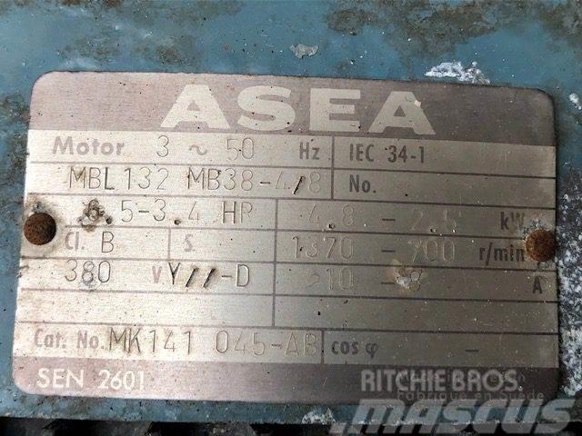  4,8/2,5 kW Asea MBL 132 MB38-4/8 E-Motor Motorer