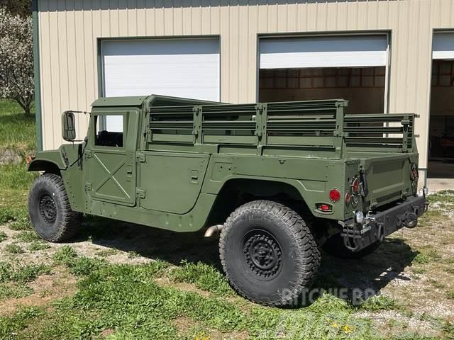 AM General M1152 Pickup/Sideaflæsning