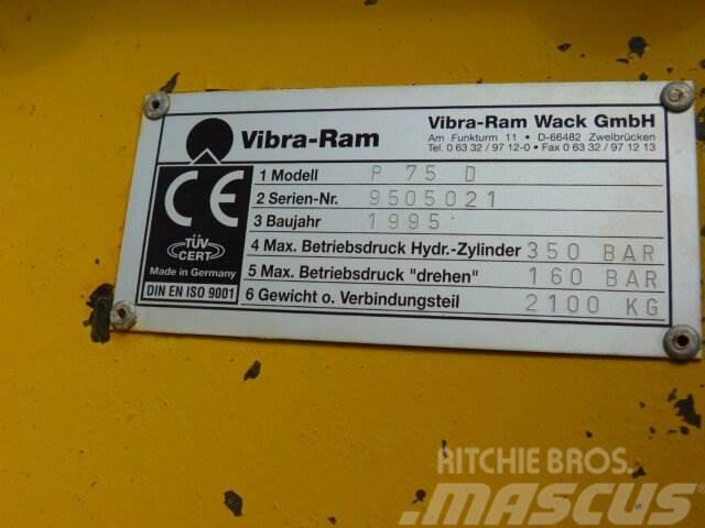 Komatsu Vibra-Ram P 75 D / Lehnhoff MS 25 / 2100 kg Gravemaskiner på larvebånd