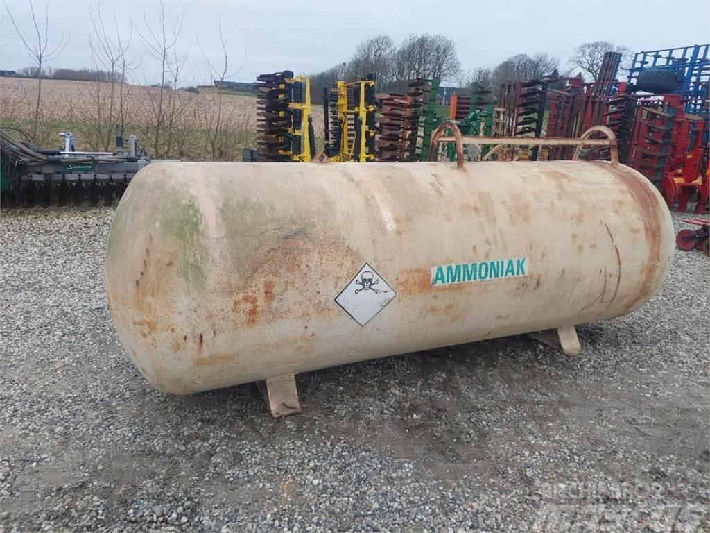 Agrodan Ammoniaktank 3200 kg Brændstof- og tilsætningstank.