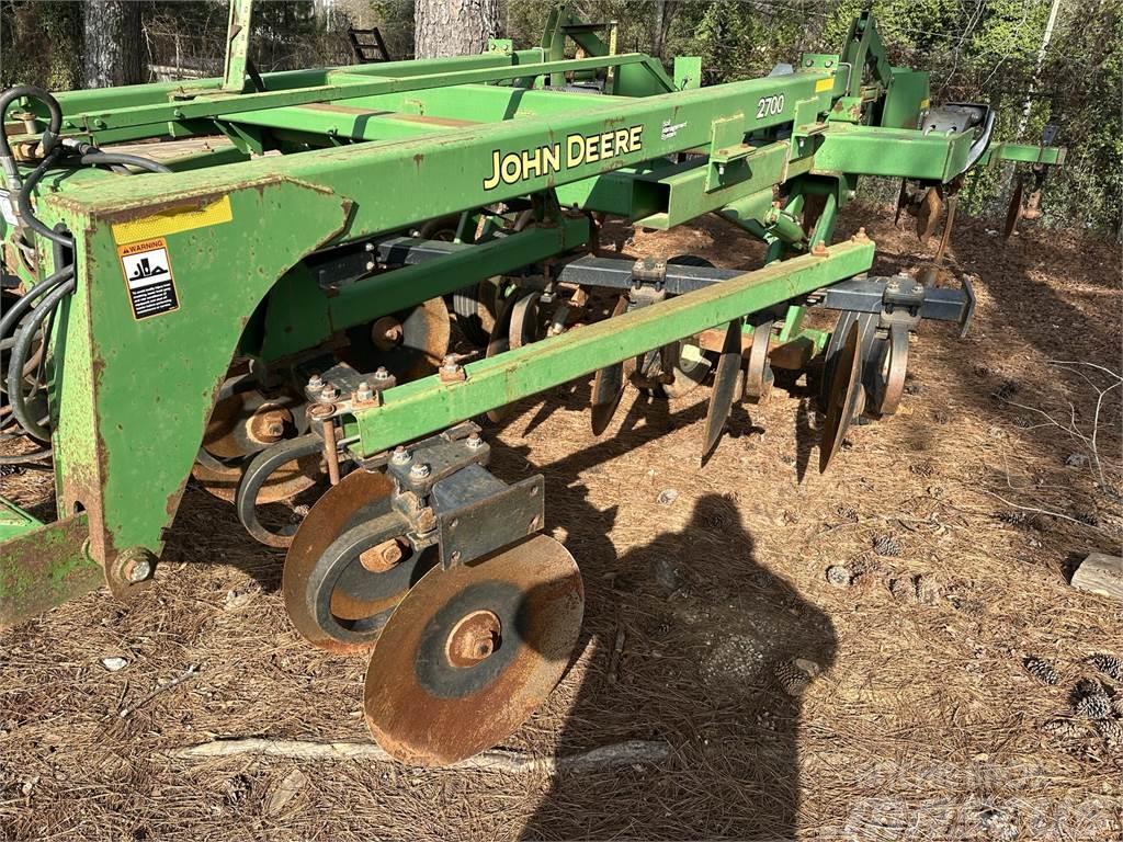 John Deere 2700 Andre jordbearbejdningsmaskiner og andet tilbehør