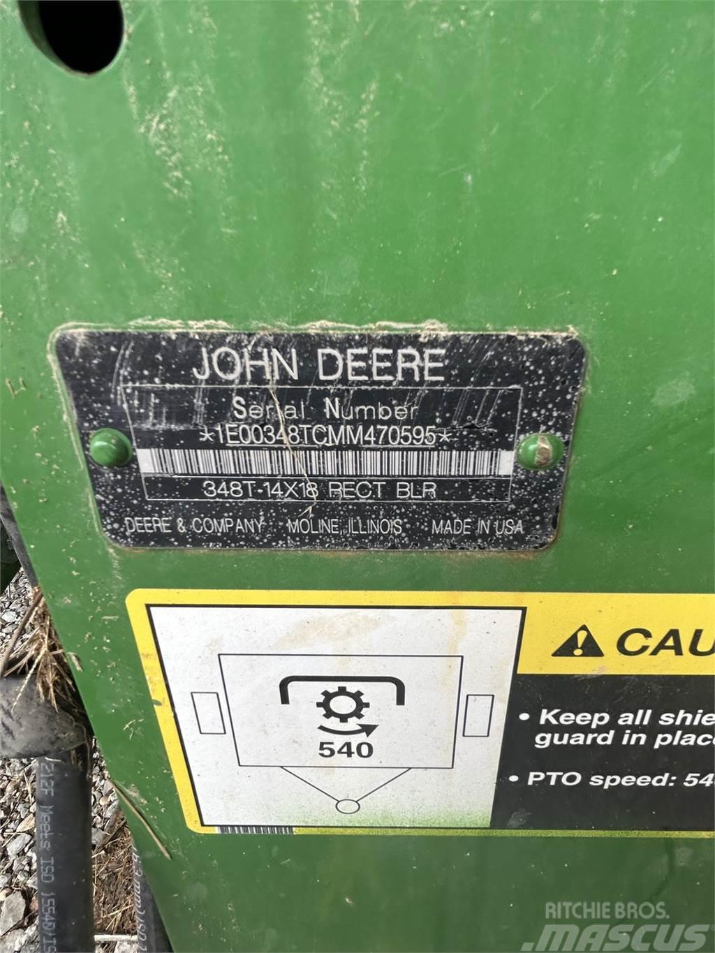 John Deere 348 Pressere til firkantede baller