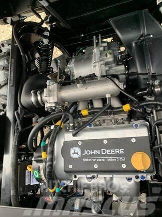 John Deere XUV 835R Hjælpemaskiner