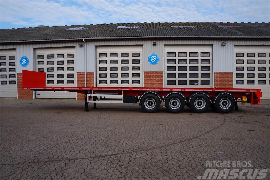 LAG  Semi-trailer med lad/flatbed