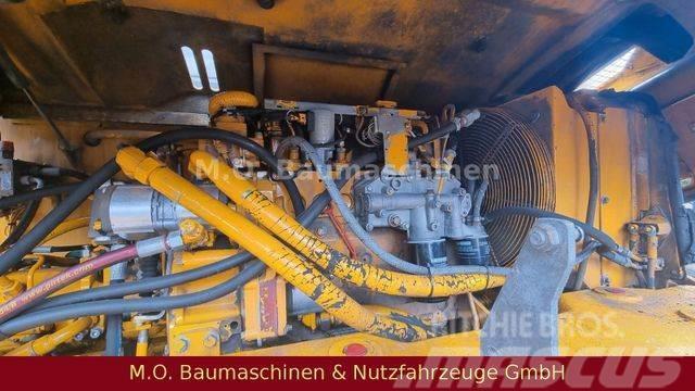 Liebherr A 312 / VSA / Schalengreifer / Gravemaskiner på hjul