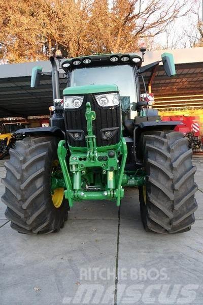 John Deere 6R215 ComandPro Traktorer